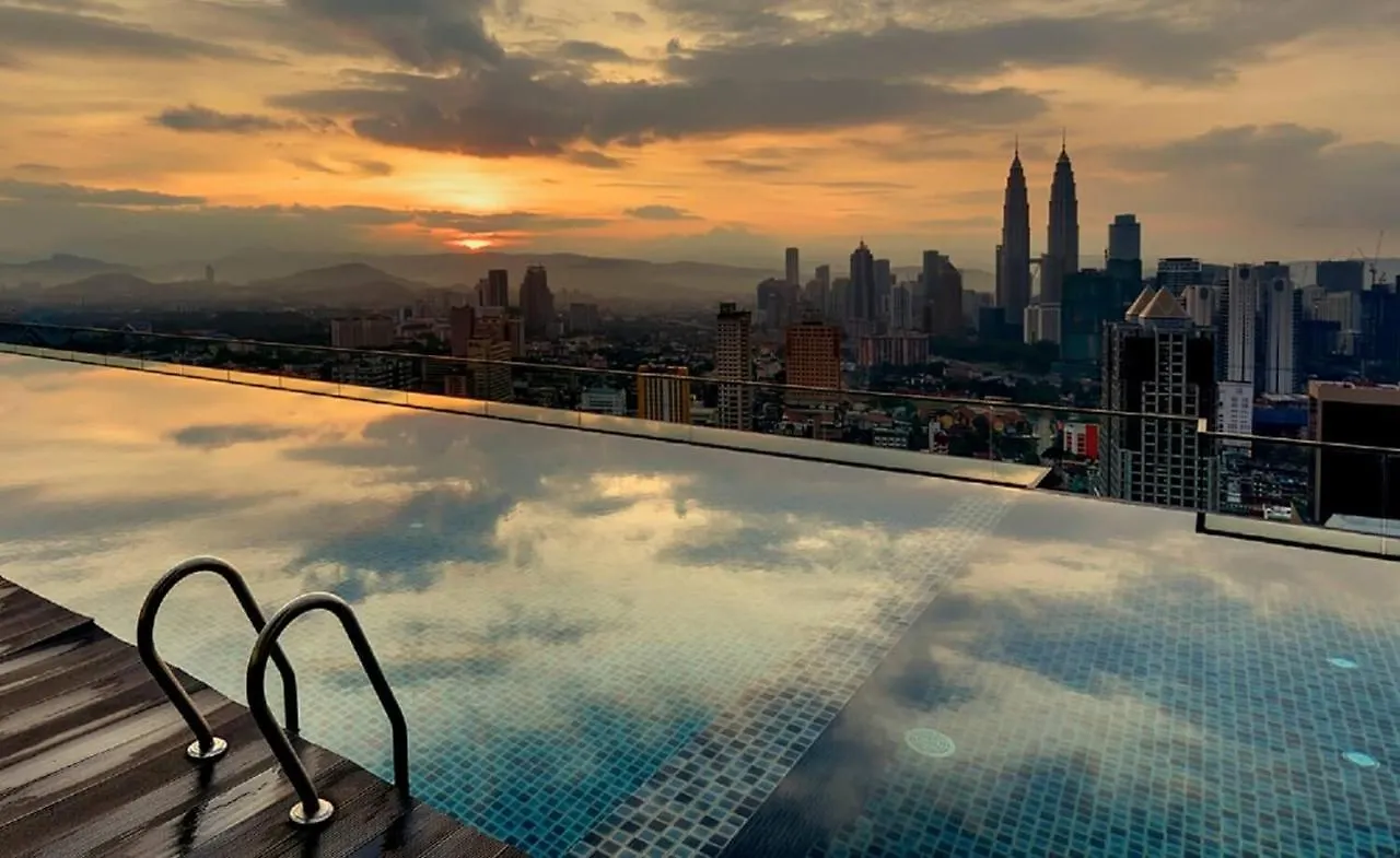 Klcc Inifinity Pool - The Regalia Residences & Suites By Kl Minsu Kuala Lumpur 0*,  Malaysia