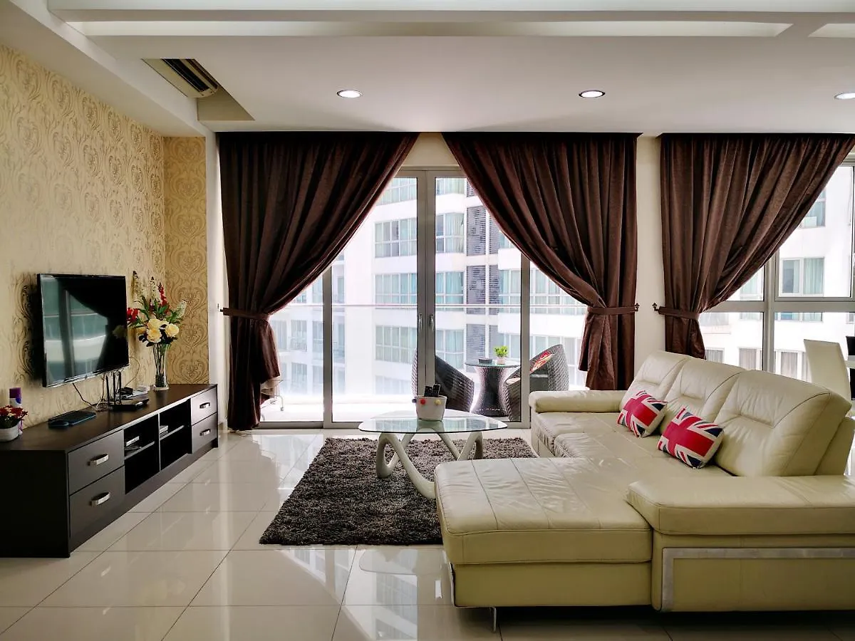 Klcc Inifinity Pool - The Regalia Residences & Suites By Kl Minsu كوالالمبور